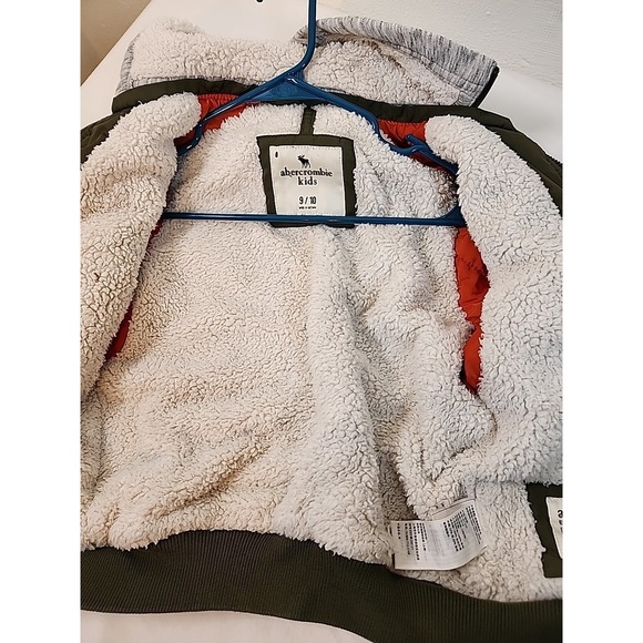 Abercrombie Boys Bomber Jacket Size 9/10 Sherpa Lined - Picture 6 of 6